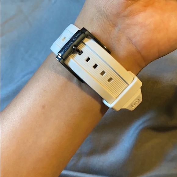 Michael Kors Watch - Picture 2 of 3